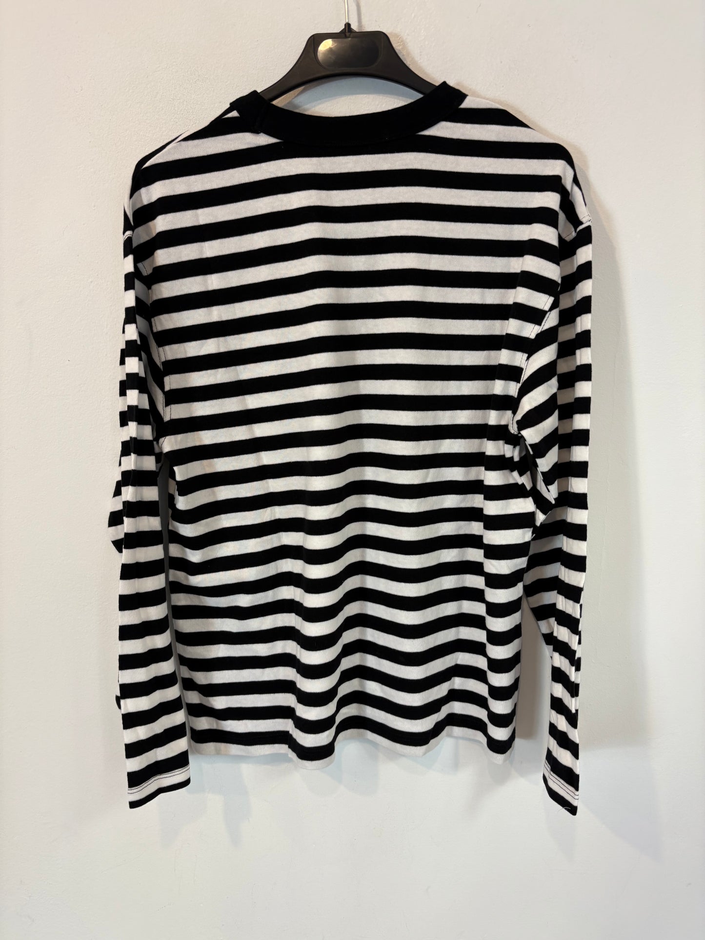 ZARA. Camiseta rayas blancas y negras bolsillo. T XS
