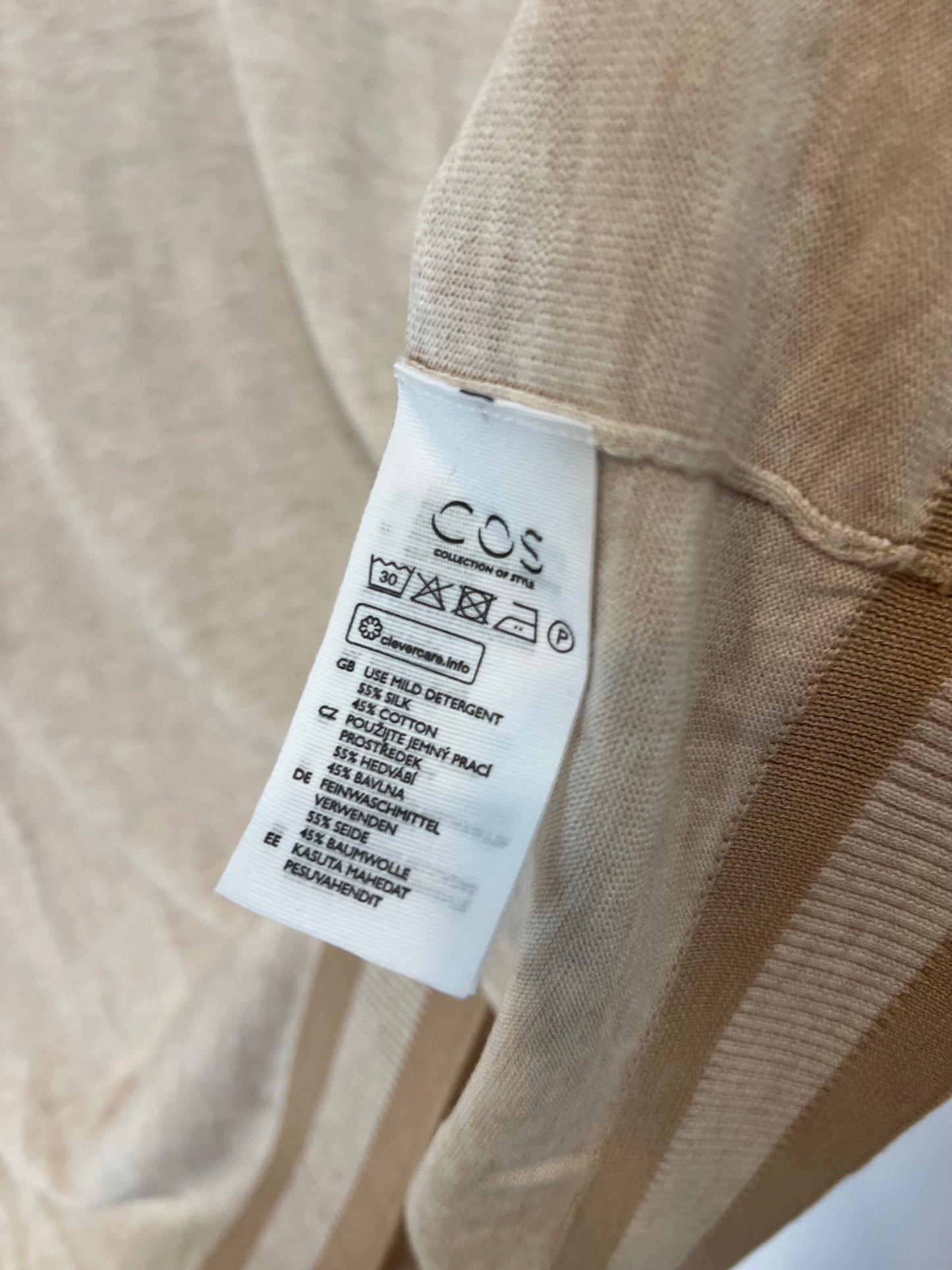 COS. Top punto beige T.l