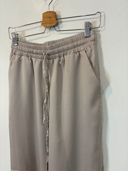 Conjunto beige fluido