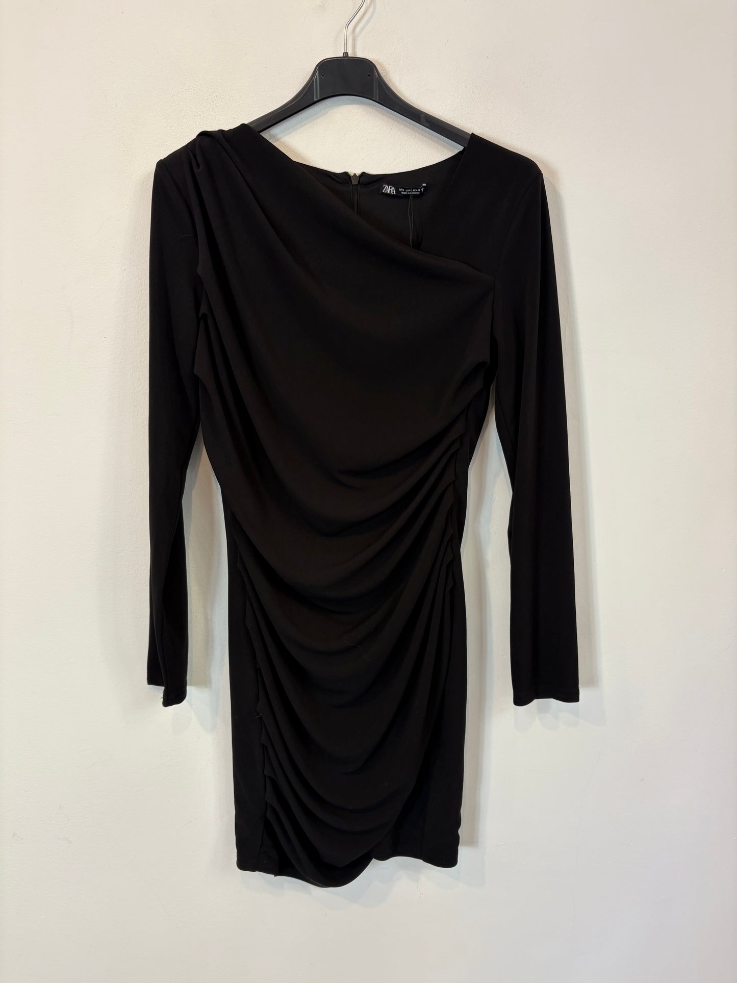 ZARA. Vestido corto fruncidos. T L