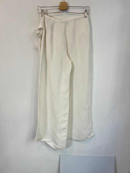 MASSIMO DUTTI. Pantalón blanco lazada mezcla