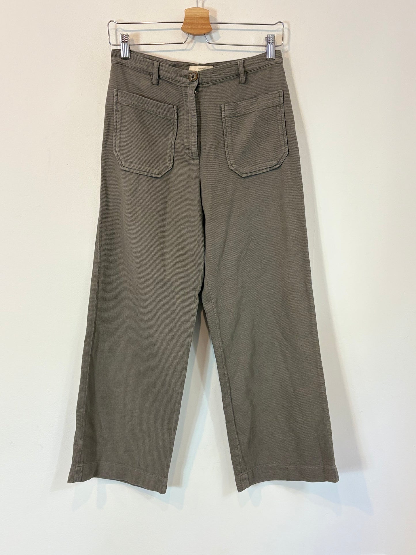 SESSÚN. Gray pants with pockets. Size 36
