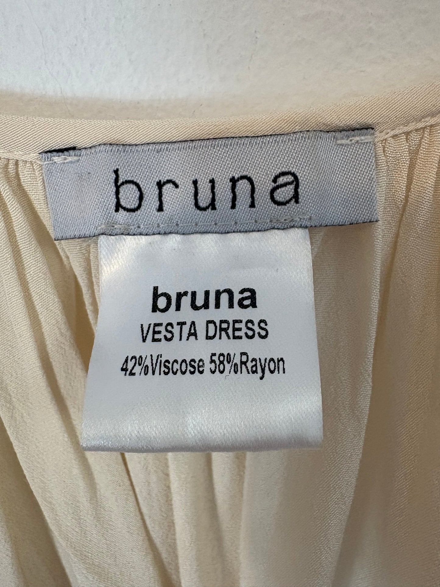 BRUNA. Vestido largo vaporoso beige. TU (S/M)