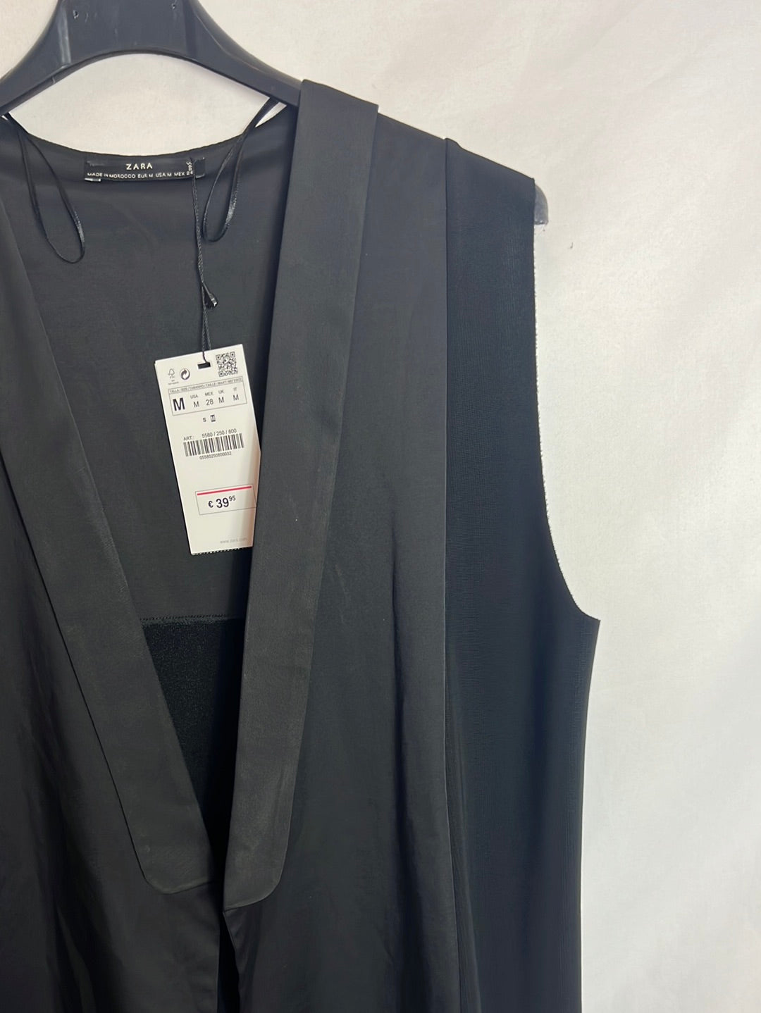 ZARA. Chaleco negro doble textura. T M