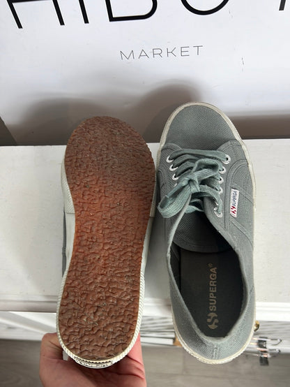 SUPERGA. Zapatillas grises. T 39