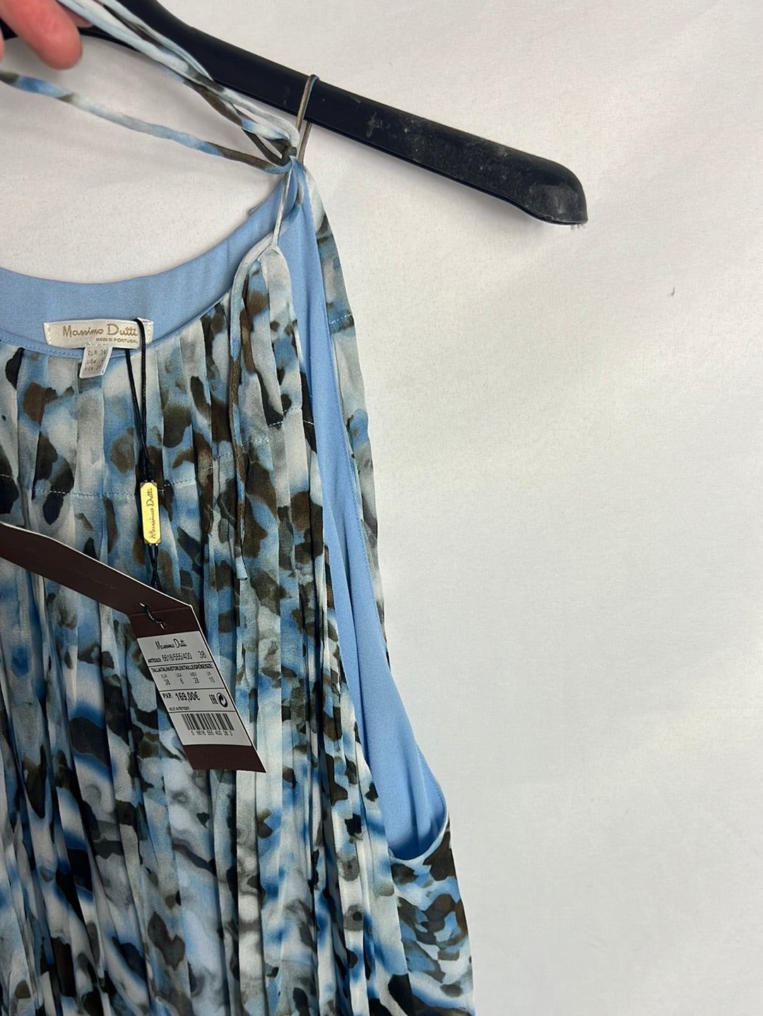 MASSIMO DUTTI. Long pleated dress. Size 38