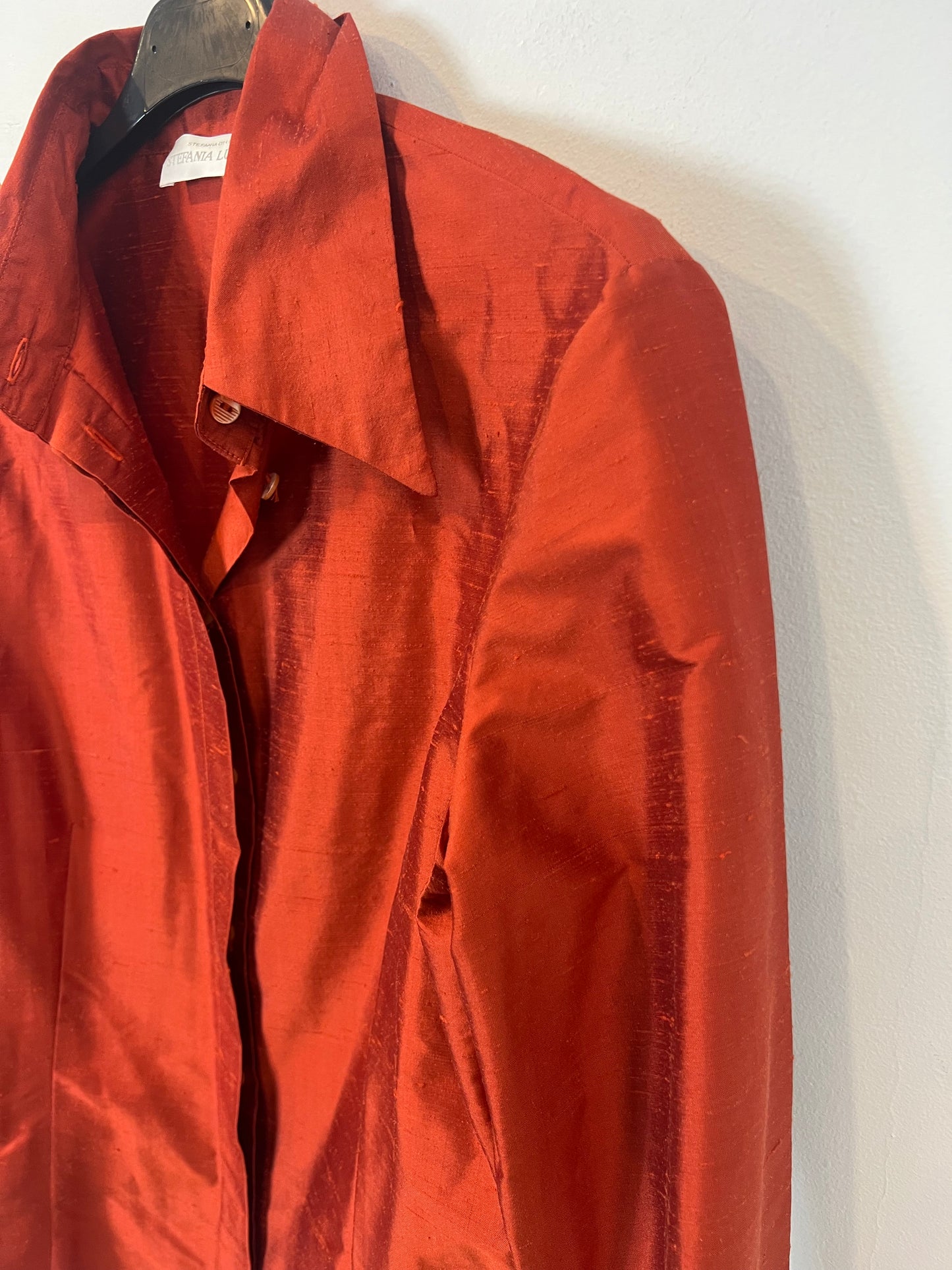 STEFANIA LUNARDON. Blusa seda detalle puños. T 44(M/L)