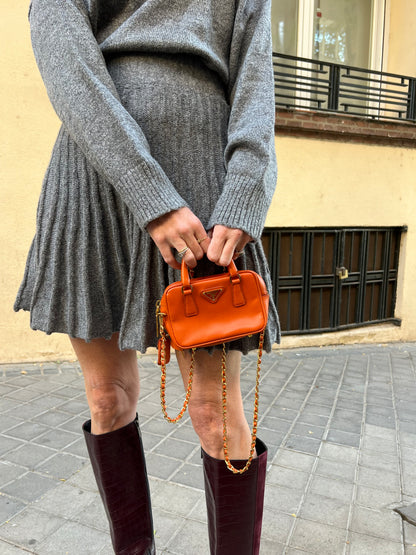 PRADA. Bolso mini Galleria naranja