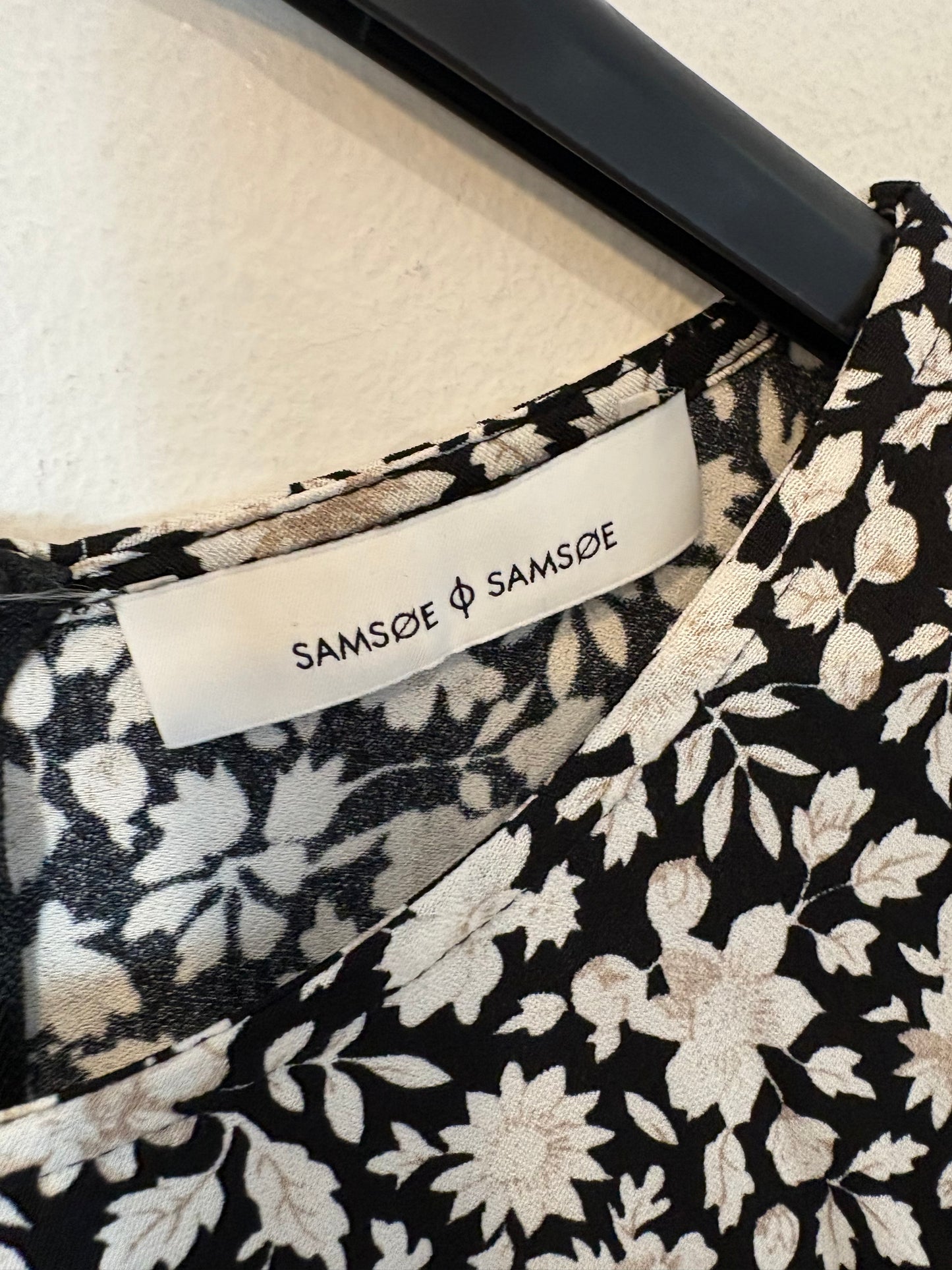 SAMSOE SAMSOE. Vestido largo estampado