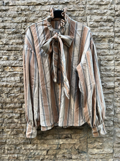 ZARA. Beige flowing blouse. Size M