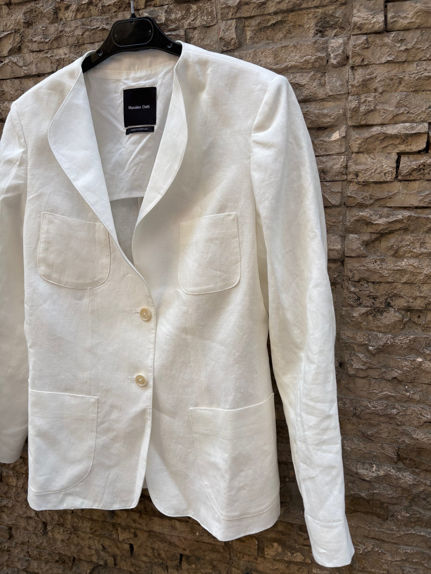MASSIMO DUTTI. Chaqueta blanca lino bolsillos