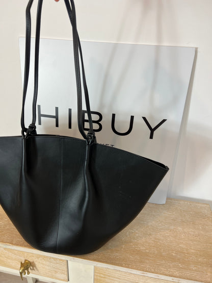 SEZANE. Bolso negro piel shopper