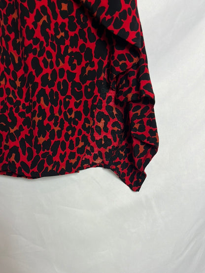 ZARA. Falda roja midi animal print . T S