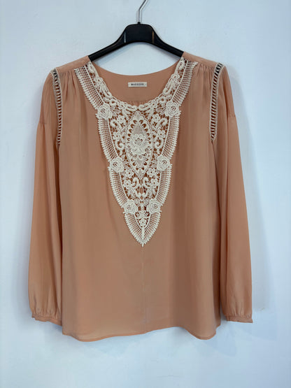MASSCOB. Blusa seda nude