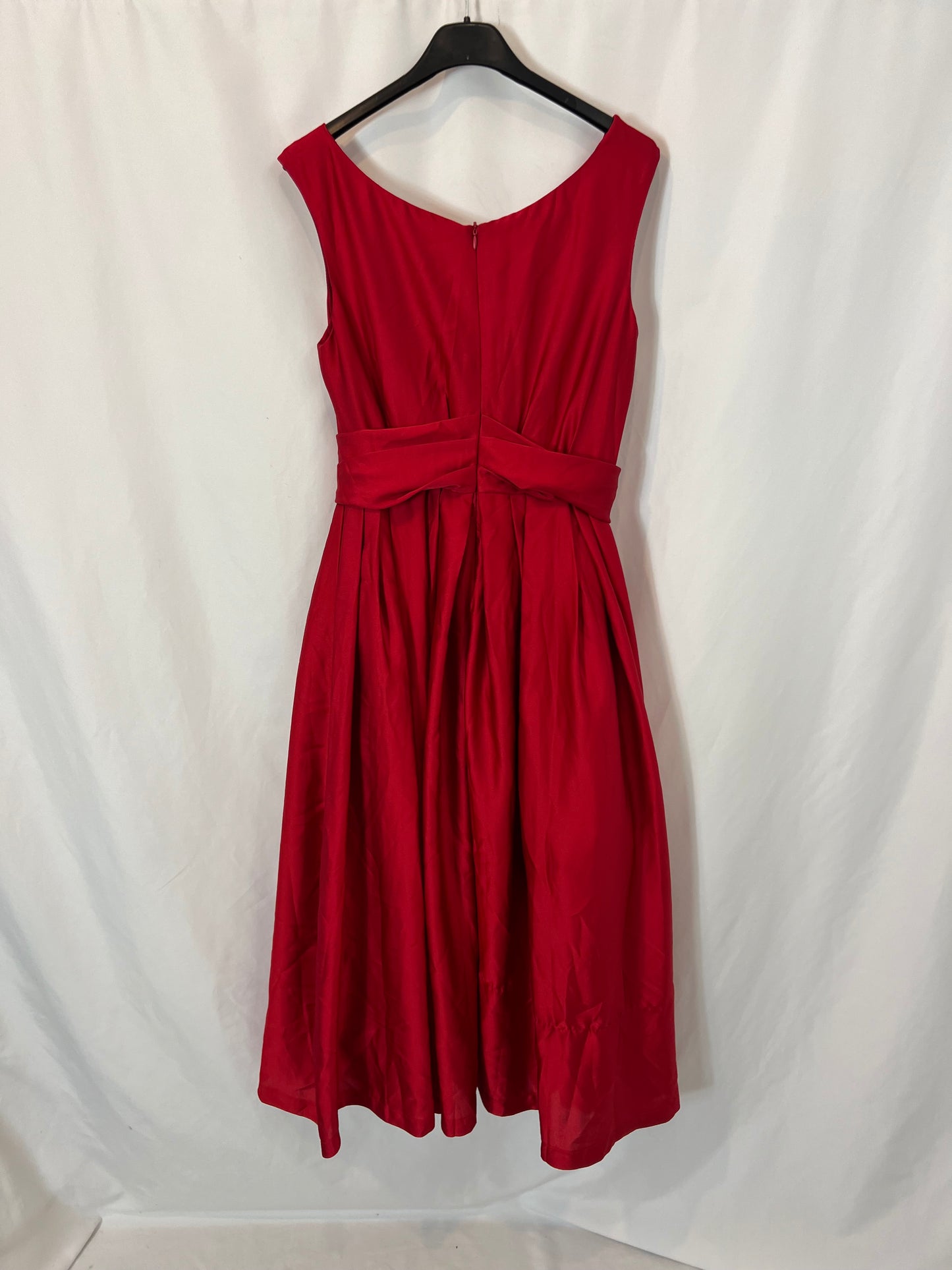 MOSCHINO. Vestido midi rojo  satinado. T M (s)