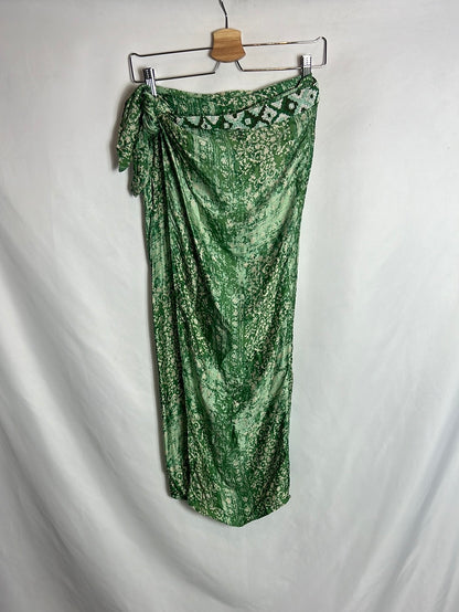 ZARA. Falda midi estilo pareo verde estampada . T XS