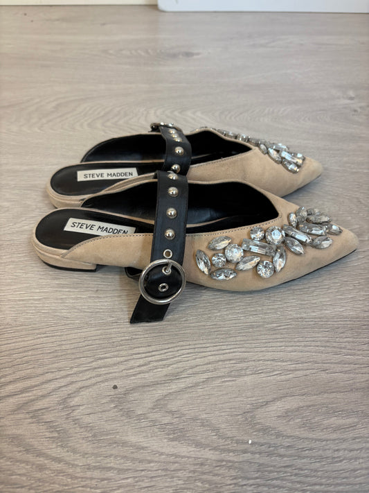 STEVE MADDEN. Mules beige pedrería