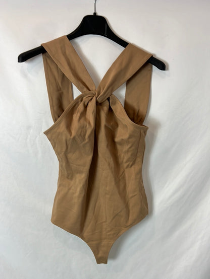 LOVERS AND FRIENDS. Body beige cuello nudo. T M