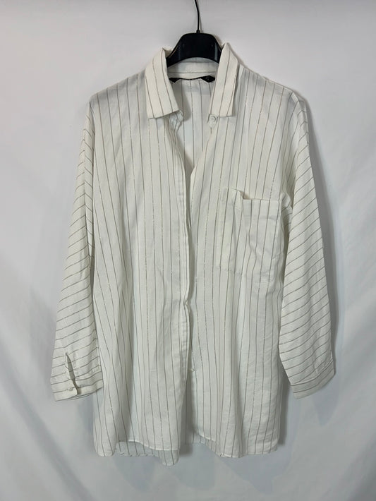 ZARA. Camisa blanca rayas plateadas. T M