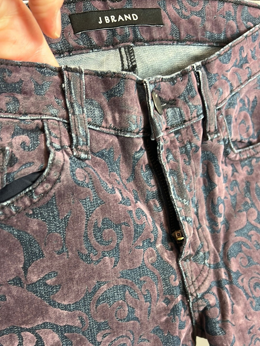 J BRAND. Skinny double-textured denim. Size 27(36)