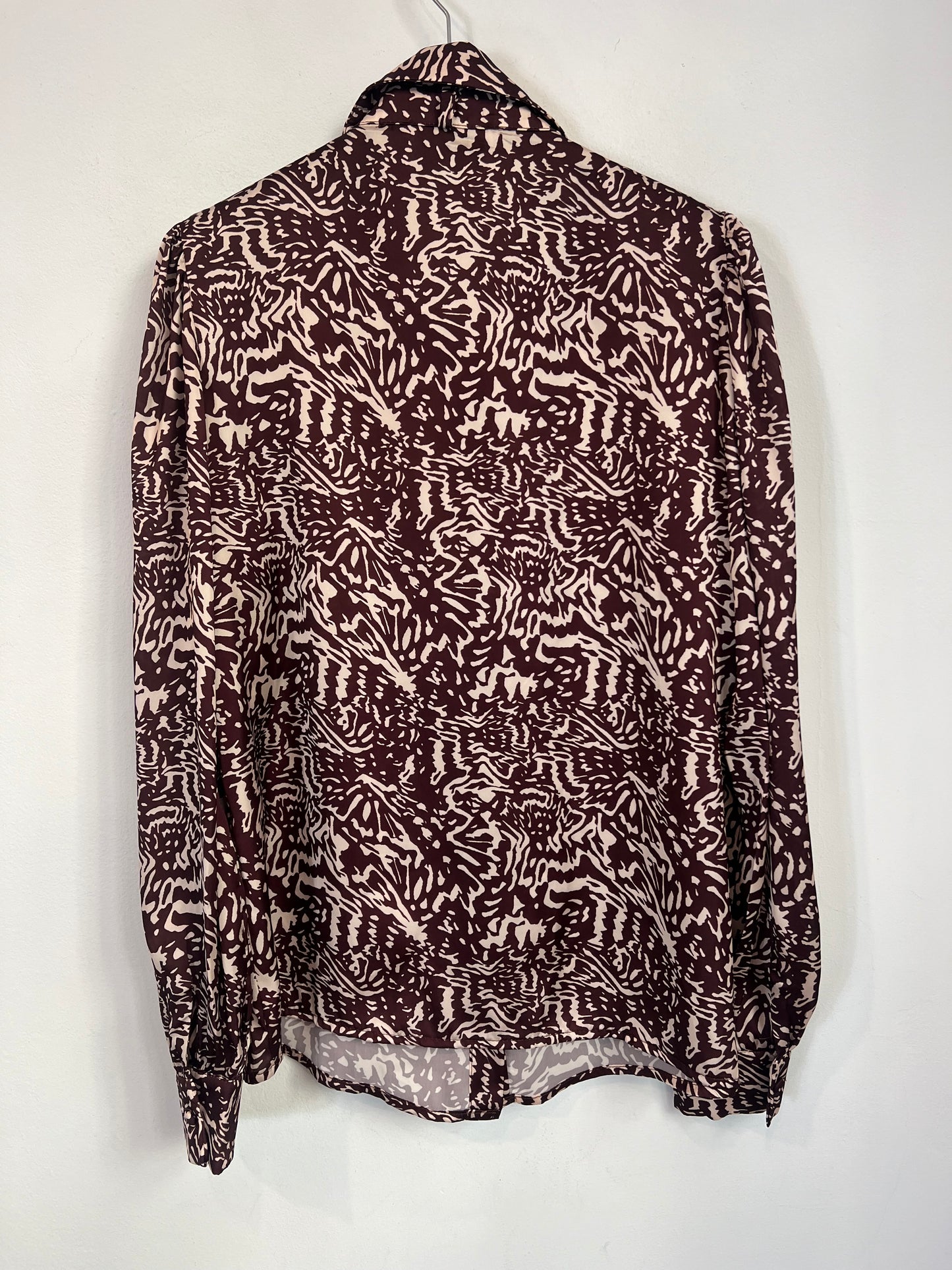 SATELA. Conjunto blusa y falda fluido estampado. T S