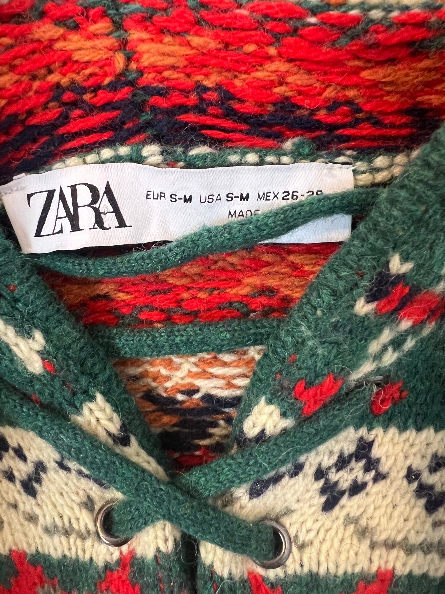 ZARA. Poncho/capa punto estampada T.s/m