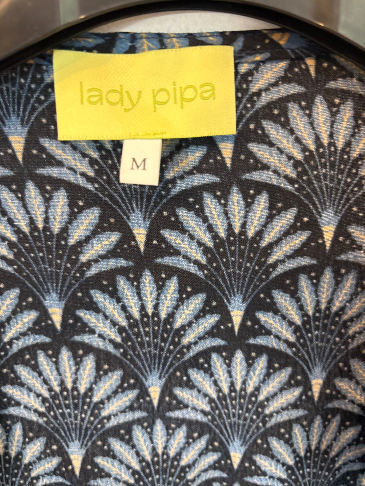 LADY PIPA. Total look azul estampado