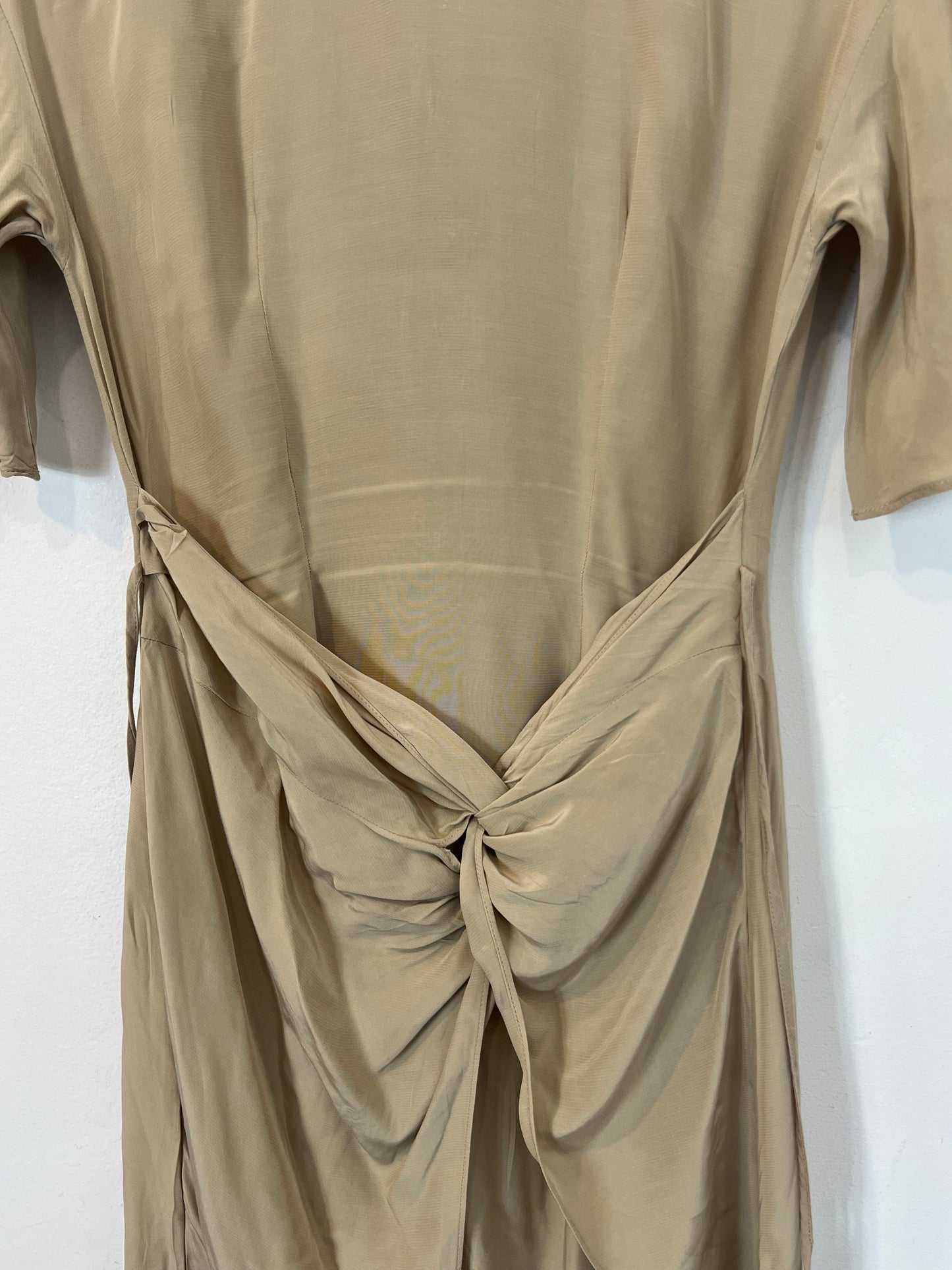 & OTHER STORIES. Vestido beige detalle cintura
