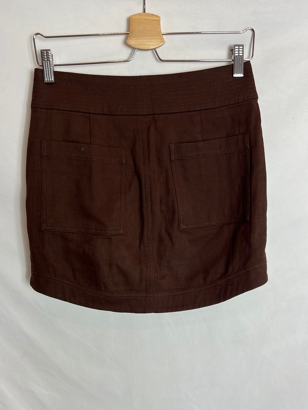 TULAROSA. Falda corta marrón bolsillos. T S