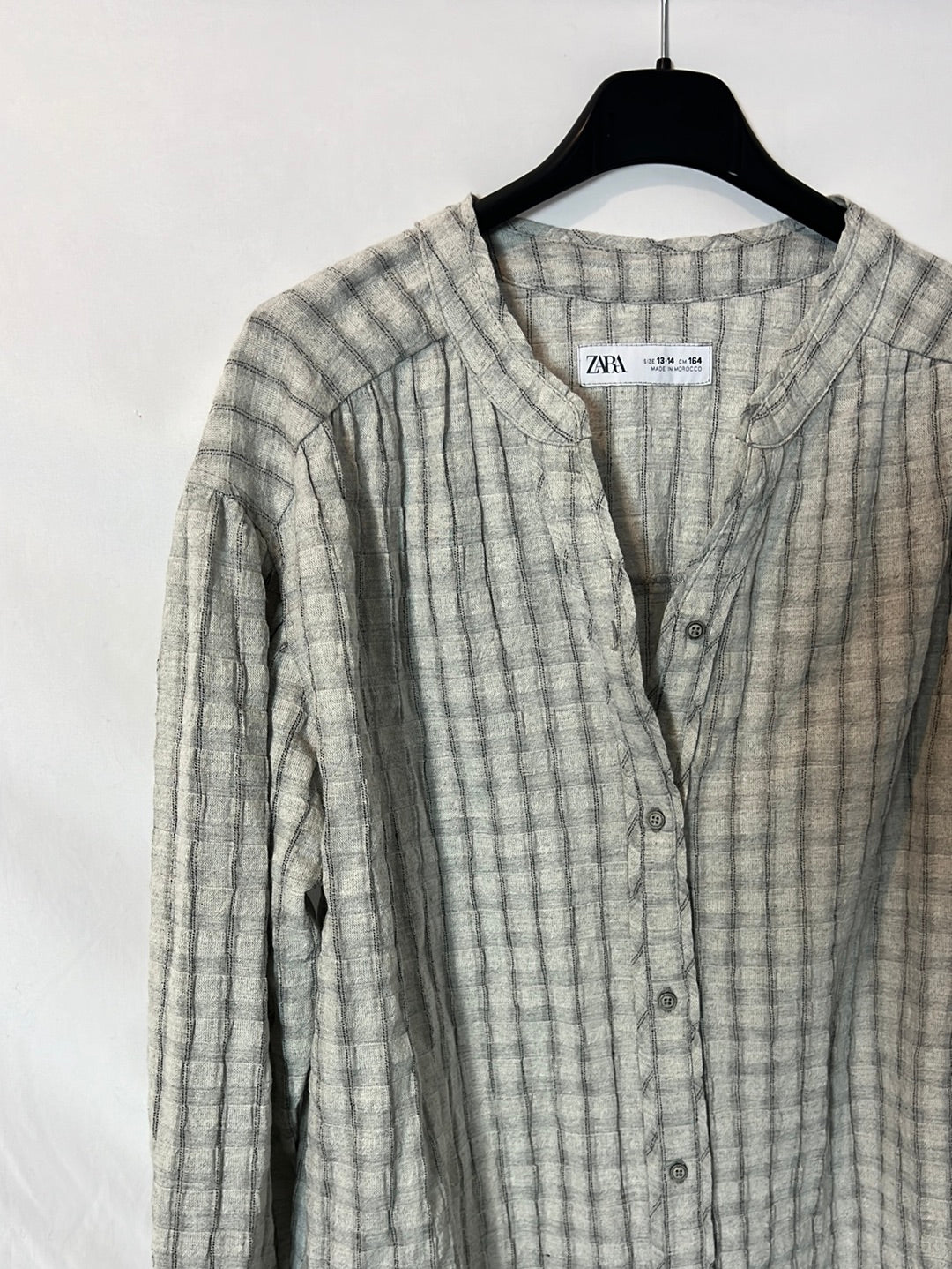 ZARA. Textured gray blouse. Size 13-14 years (S)