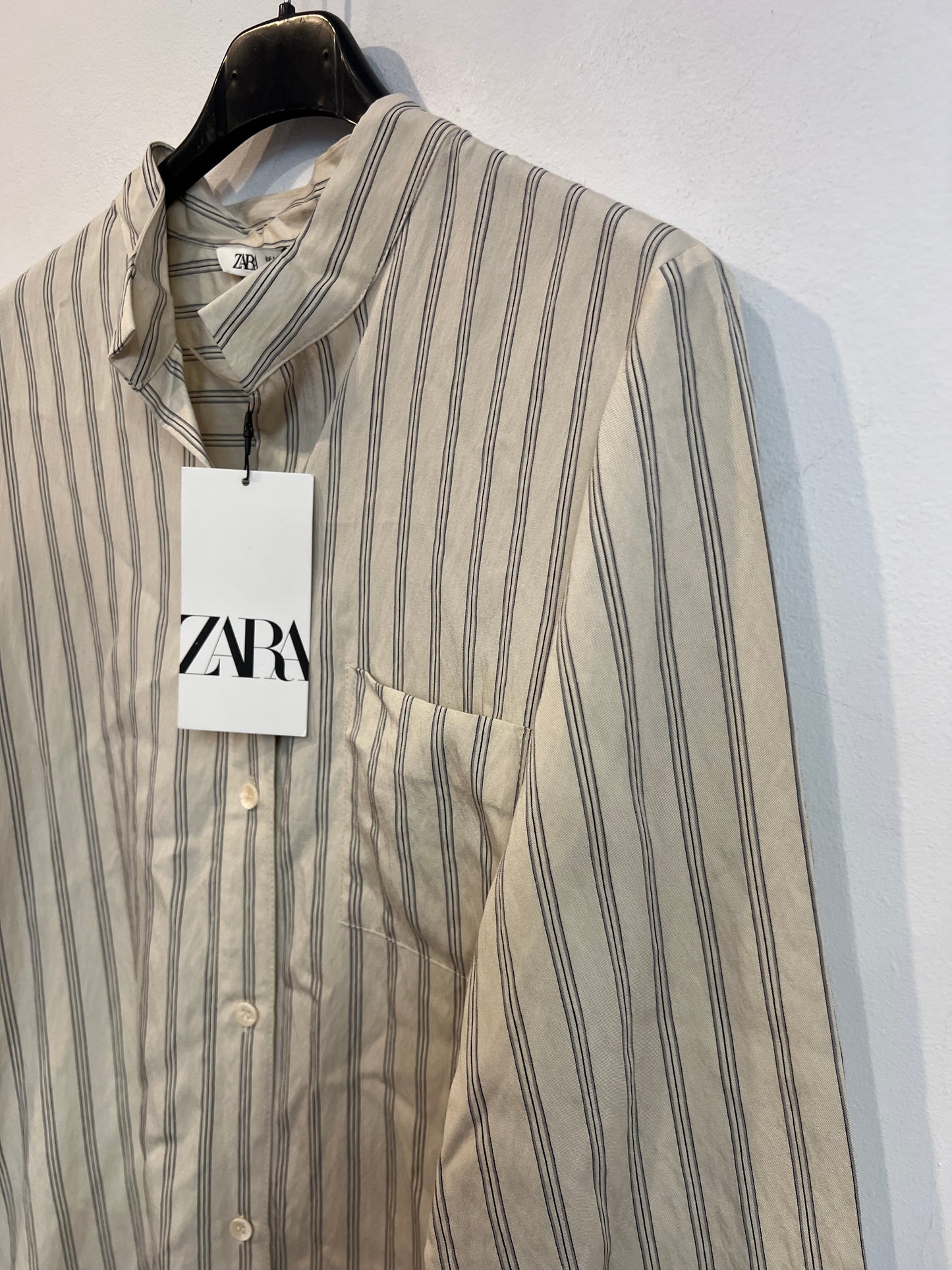 ZARA. Flowy beige striped shirt. TS