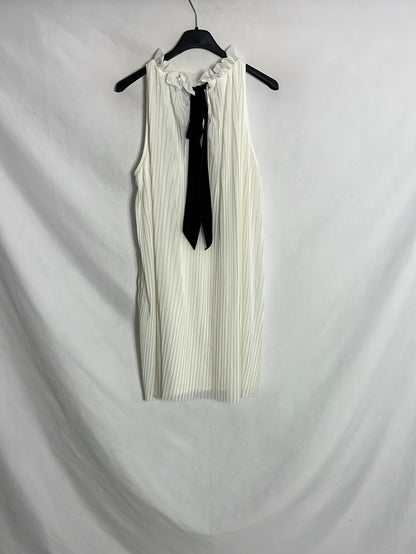 TOPSHOP. White pleated dress with black bow. TS – Hibuy market