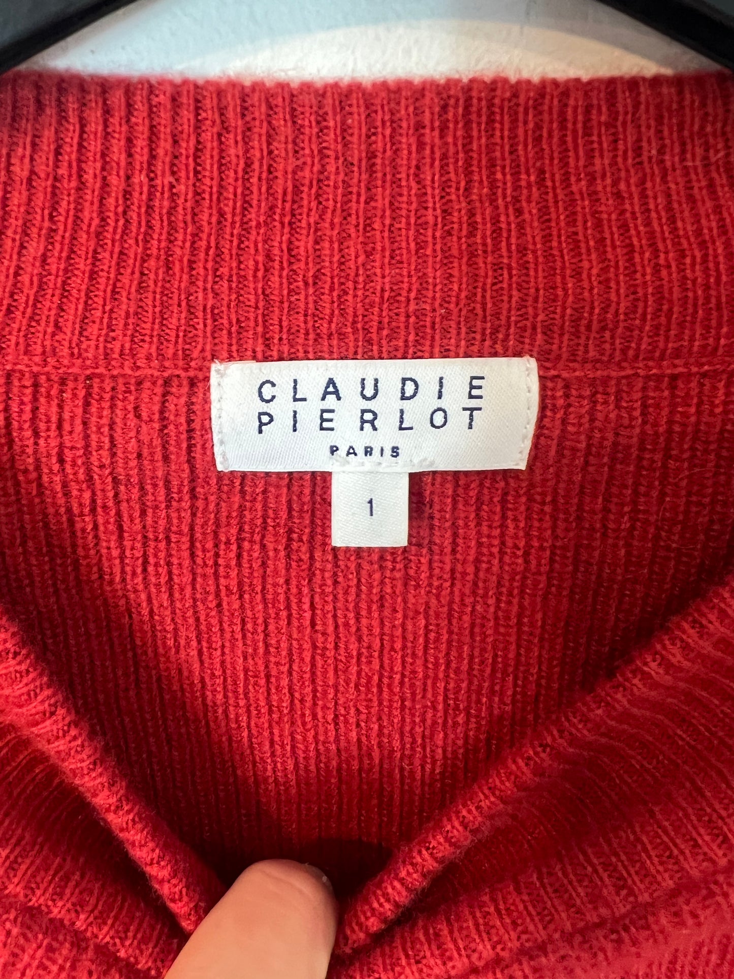 CLAUDIE PIERLOT. Jersey rojo detalle botones. T 1 (S)