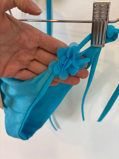 CALZEDONIA. Bikini azul turquesa pétalos. T XS/S