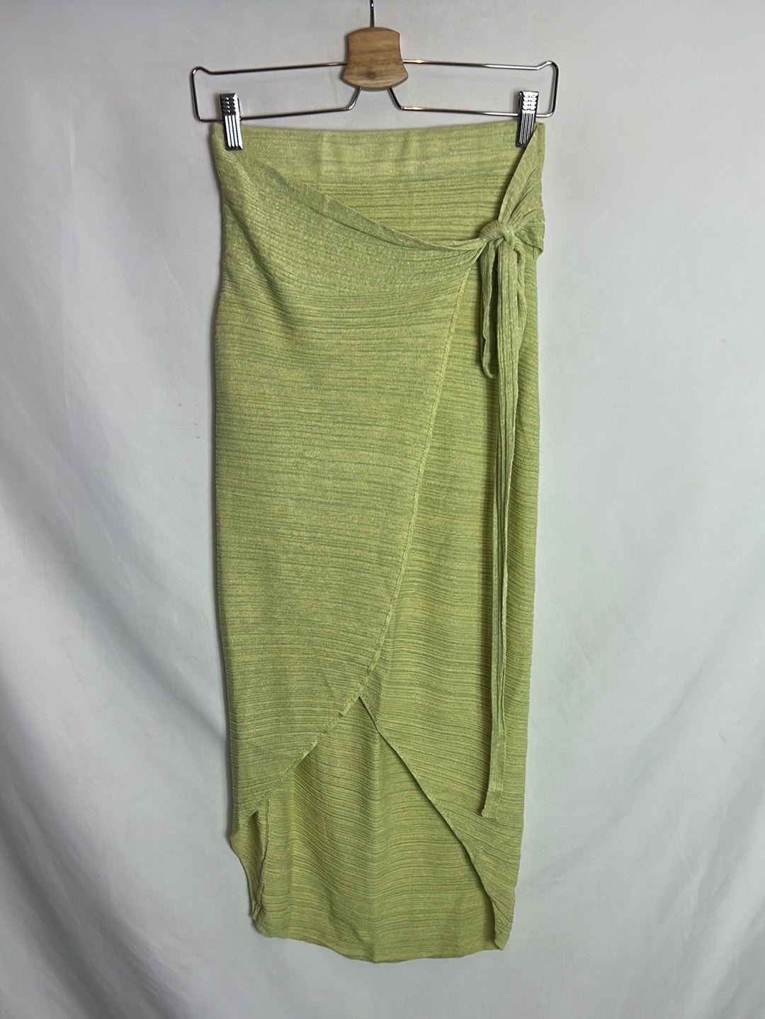 MANGO. Total look verde textura. T XS/S