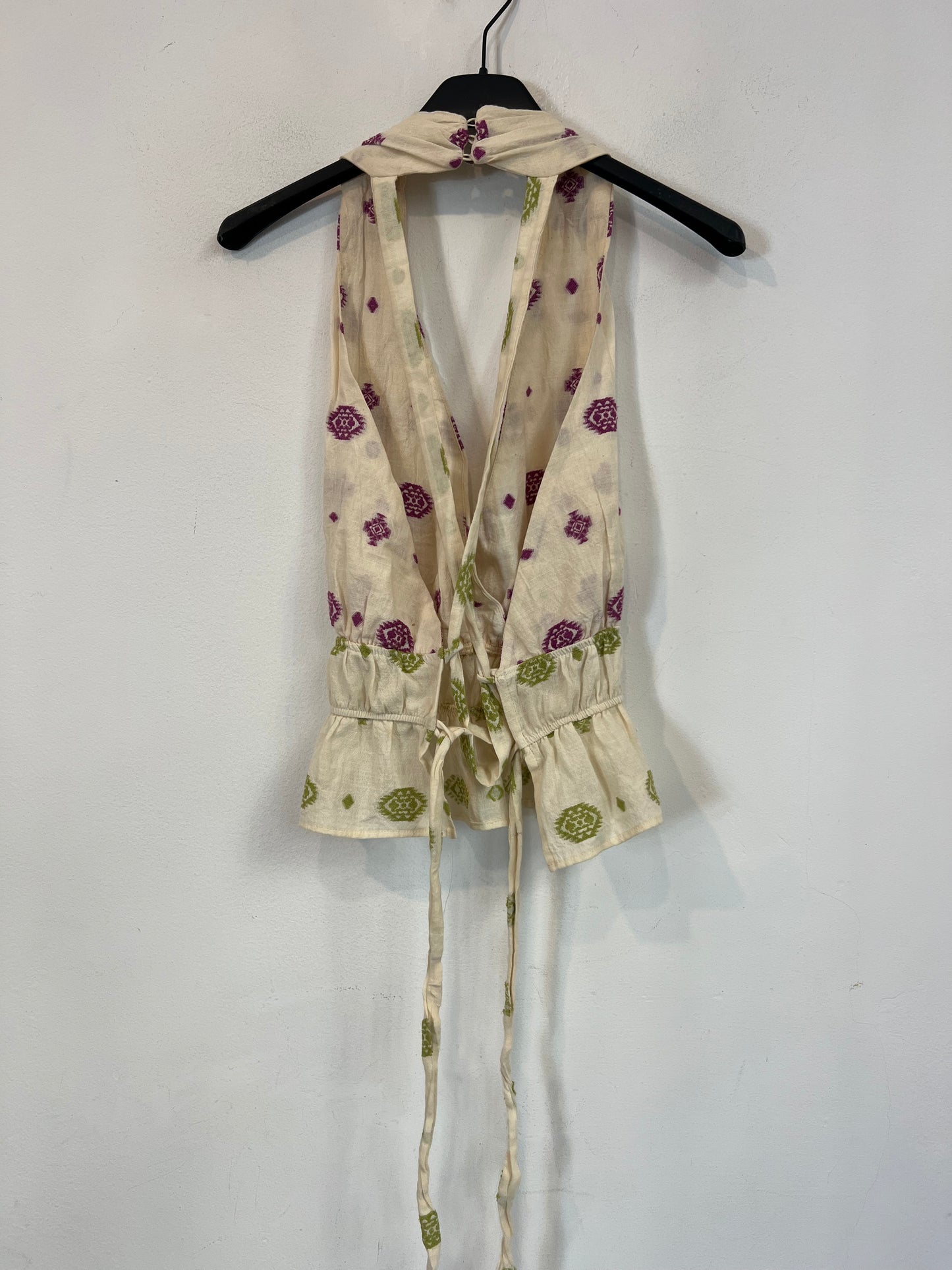 ZARA. Top beige bordado