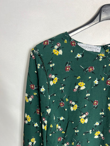 RINASCIMENTO. blusa verde flores. T M