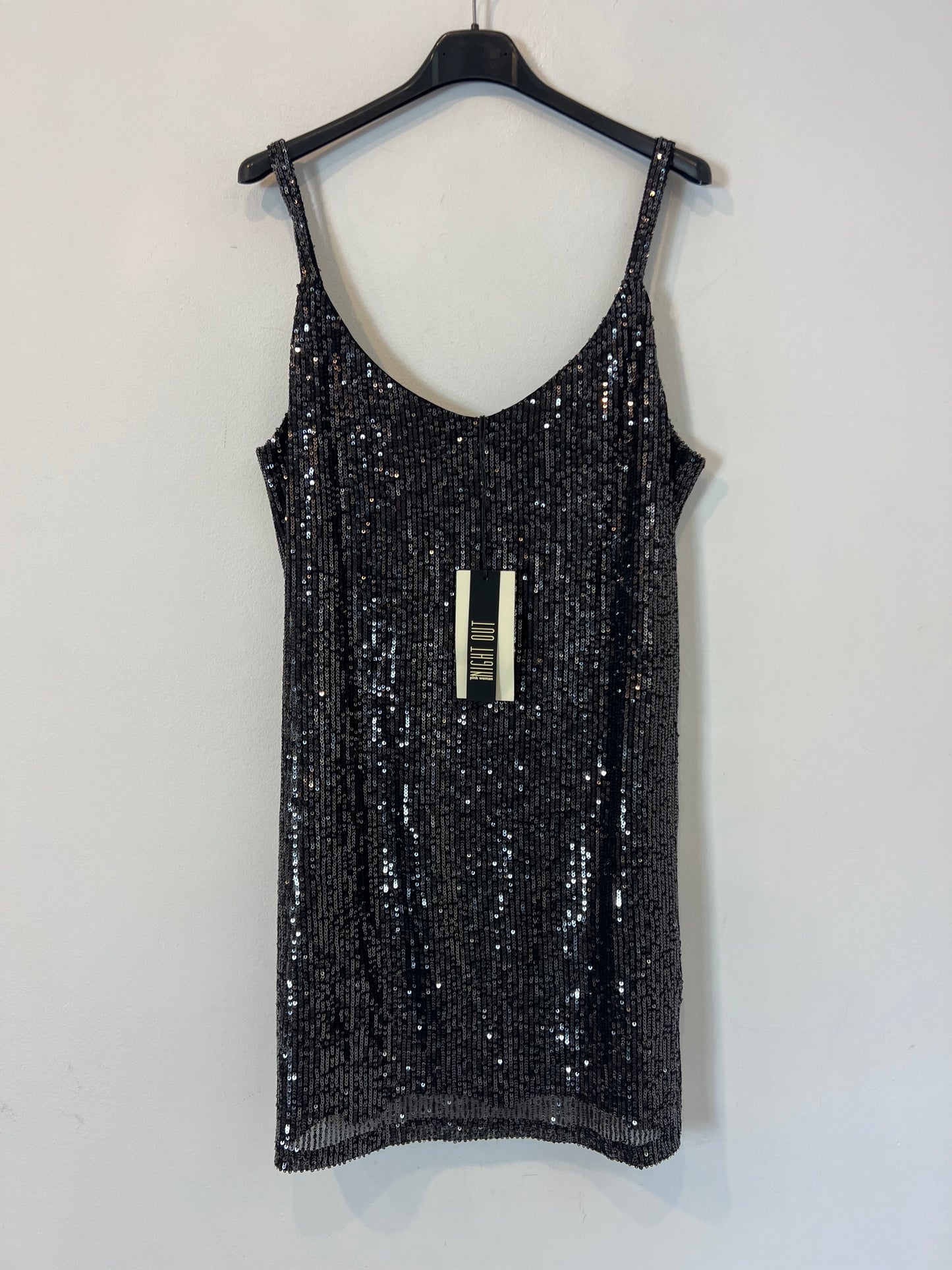 PINK WOMAN. vestido negro lentejuelas T.s