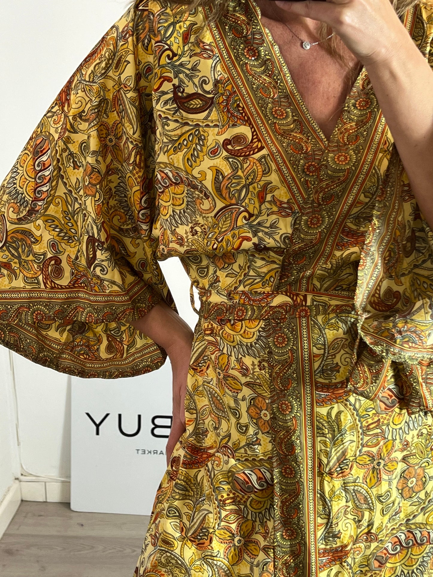 OTHERS. Yellow amoeba silk kimono with silk TU(S)