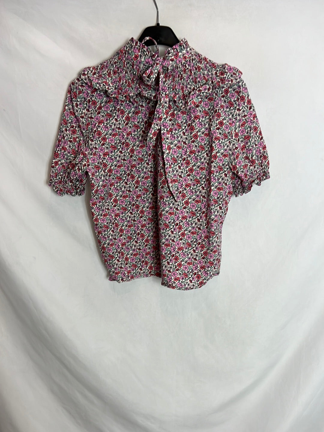ZARA. Blusa flores manga abombada T.S