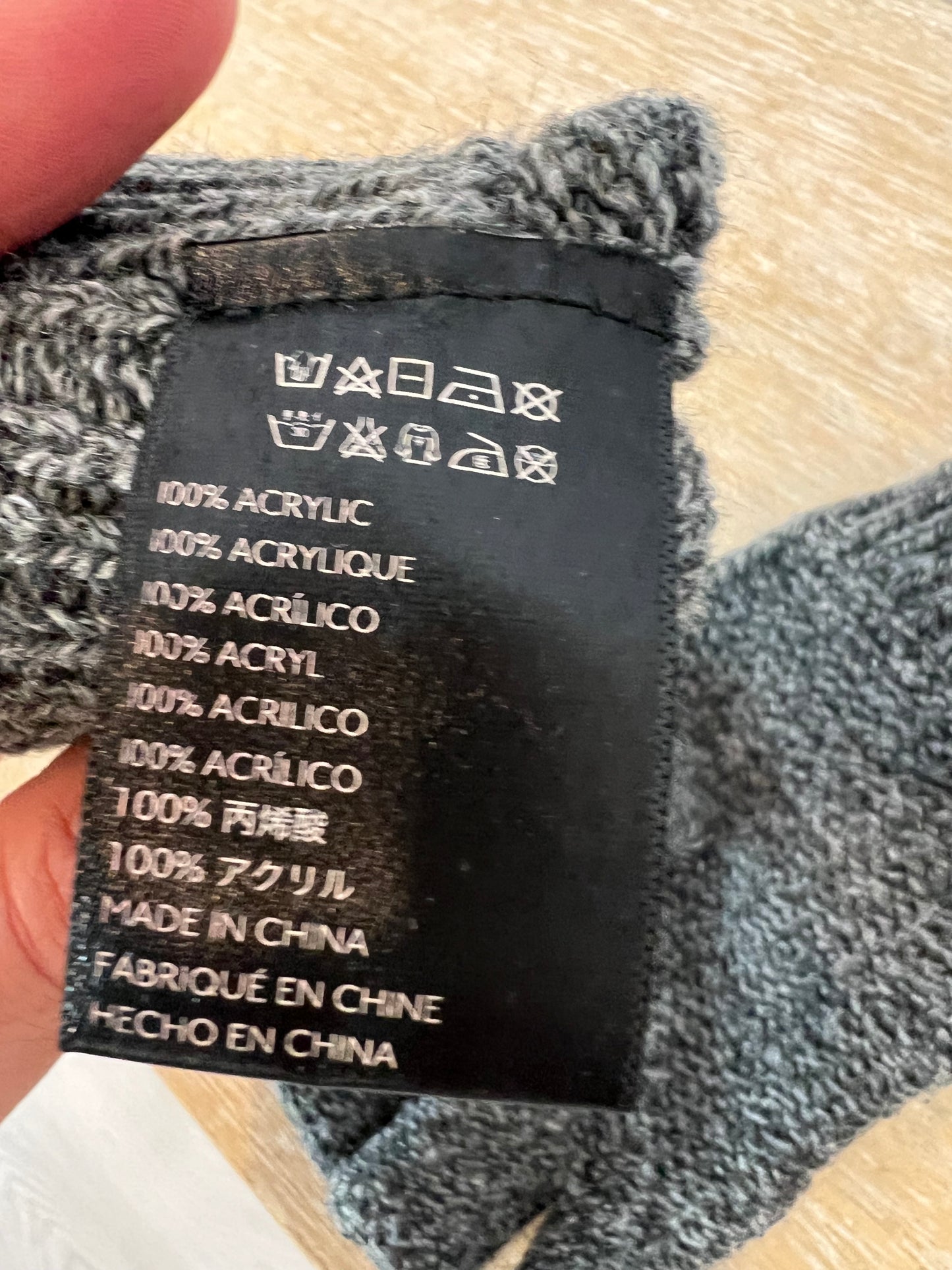 OTRAS. Guantes grises