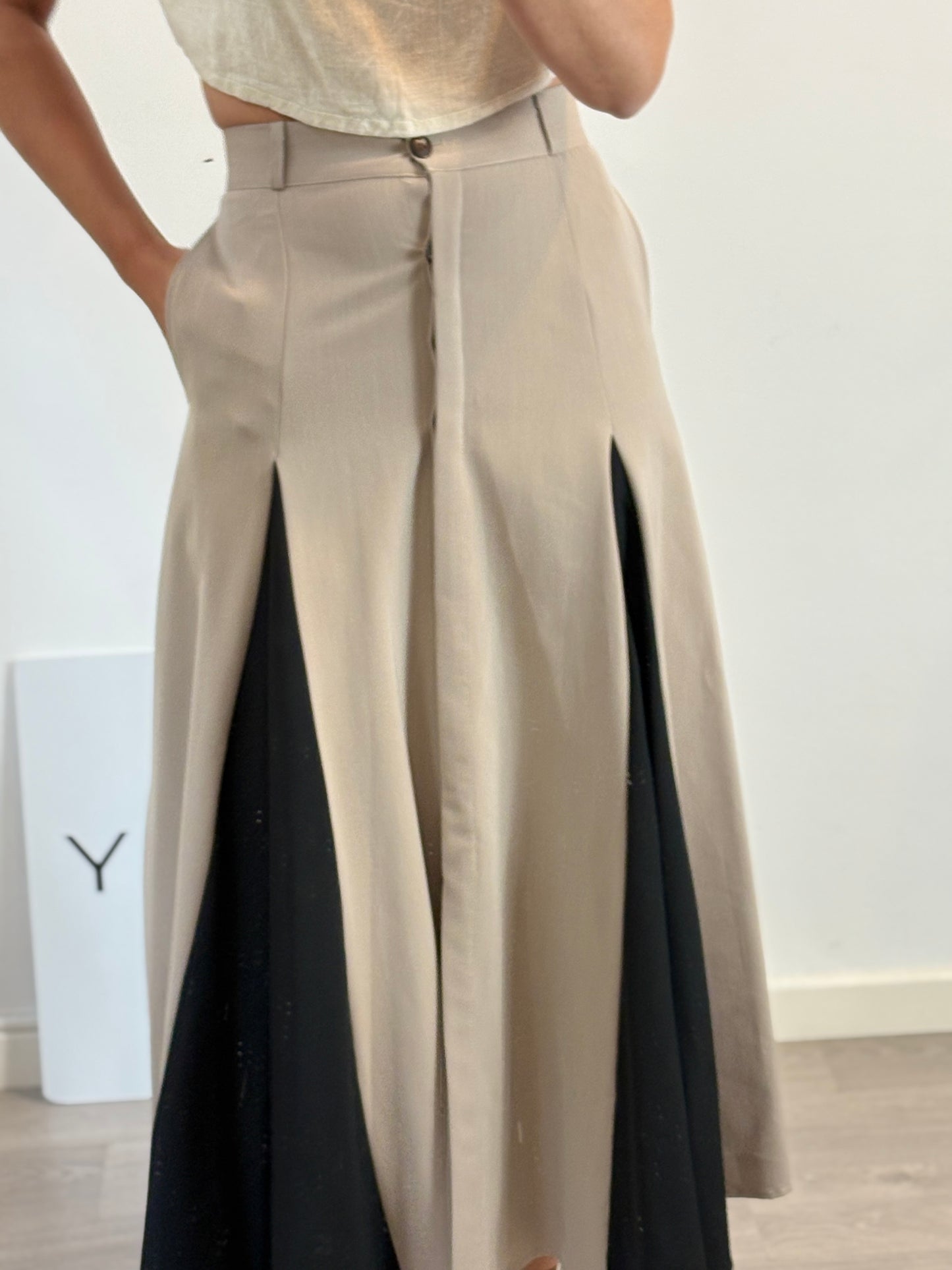 IQ COLLECTION. Falda midi bicolor abotonada. T M