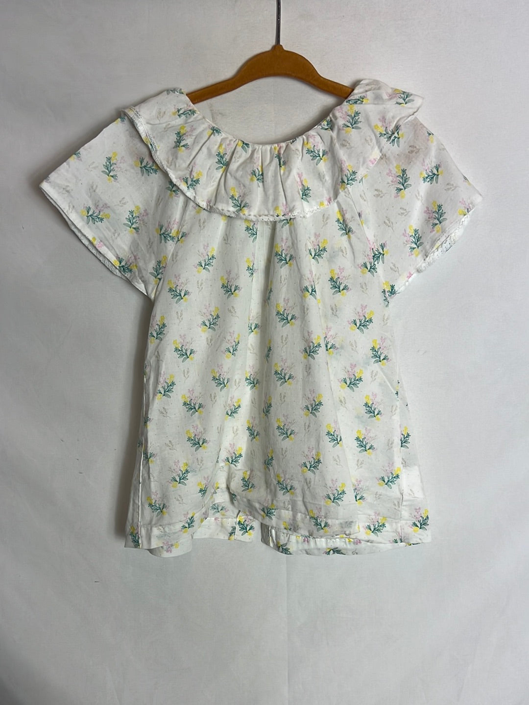 OTHER. Short floral morning blouse. Size 6-8 years