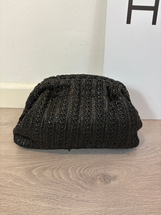 OTRAS. Cartera de mano rafia