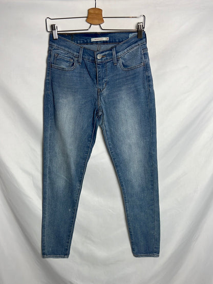LEVI´S. Denim pitillo color claro. T 28 (38)