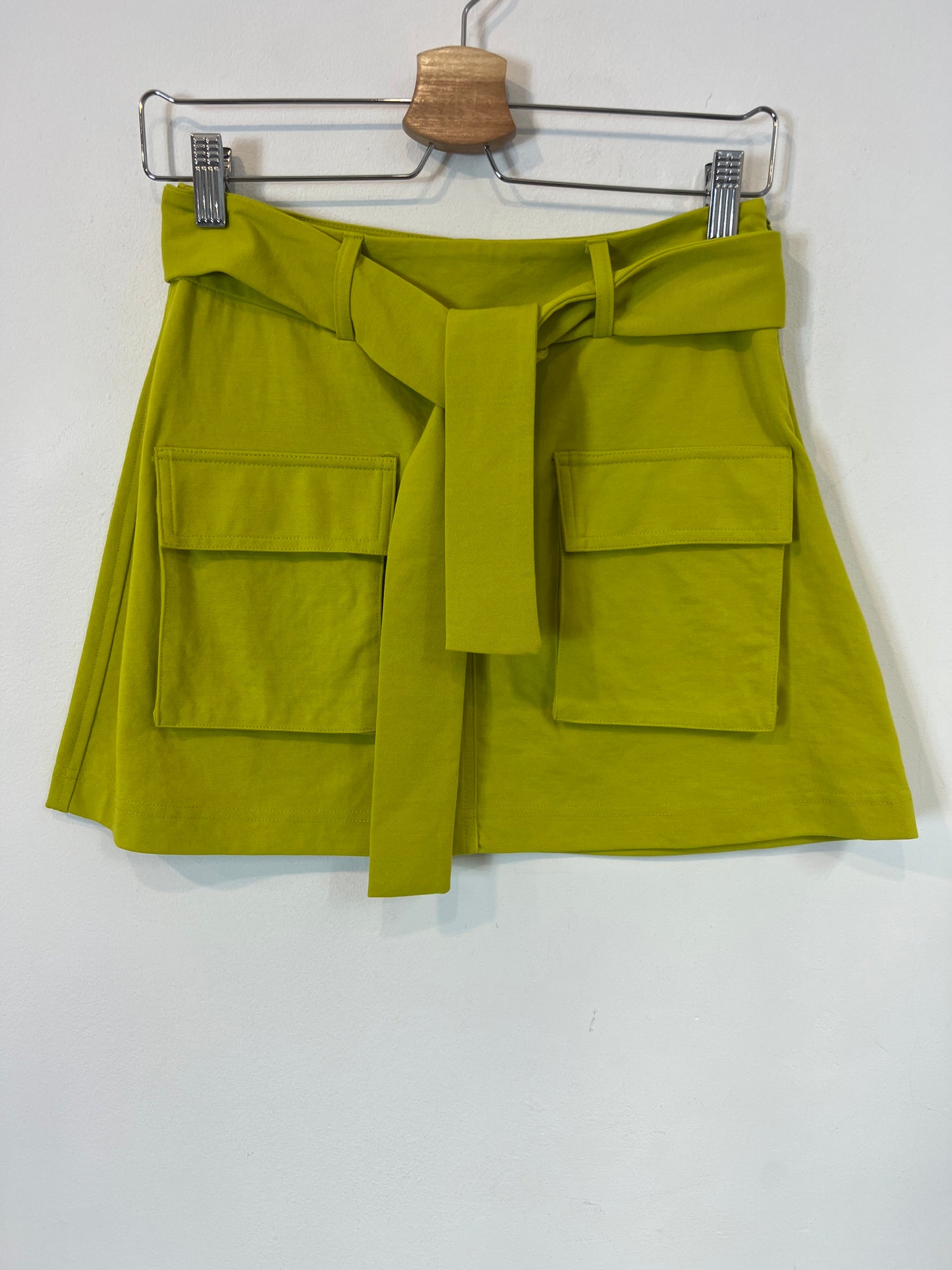 ZARA. Green skirt with pockets Tm