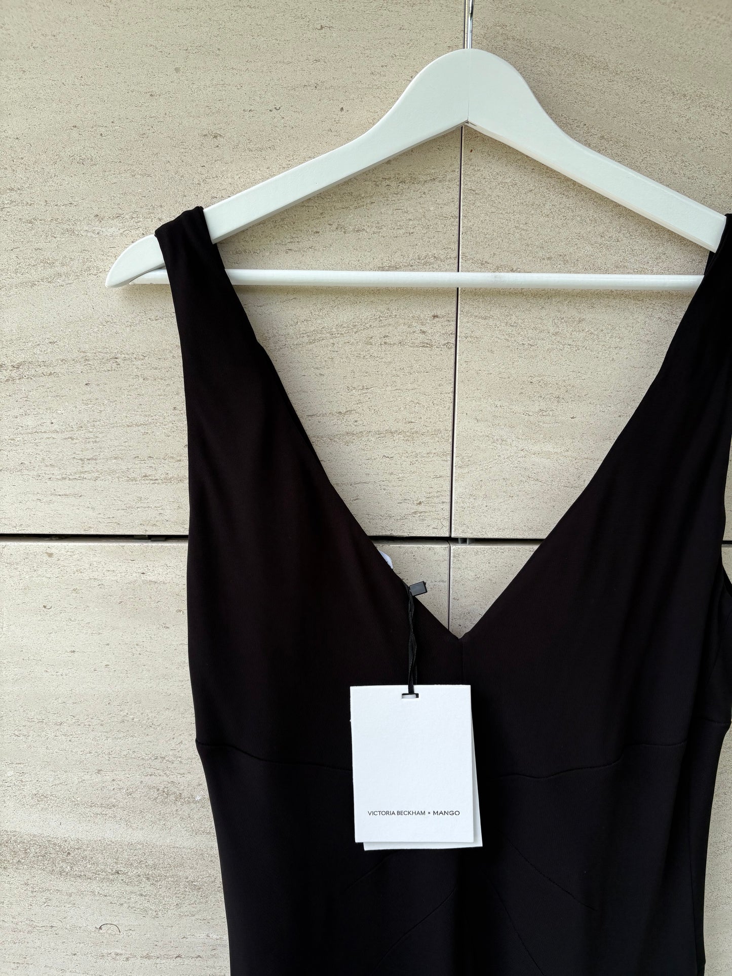 VICTORIA BECKHAM x MANGO. Vestido punto escote drapeado