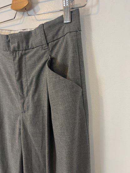 ZARA. Pantalón pinzas gris. T S