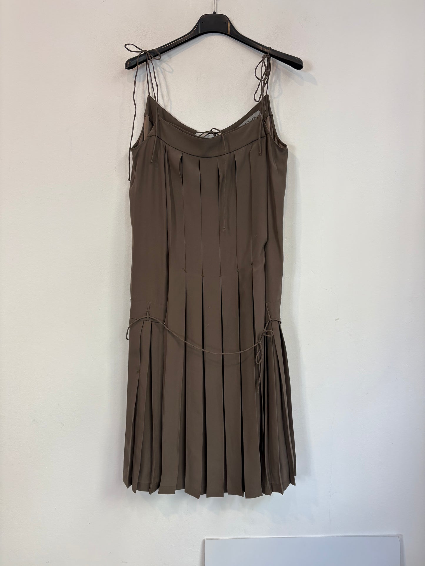 SPORTMAX. Vestido tablas caqui seda