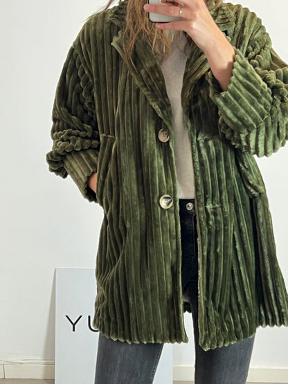 TIMELESS. Abrigo verde de terciopelo  T.u(s/m)